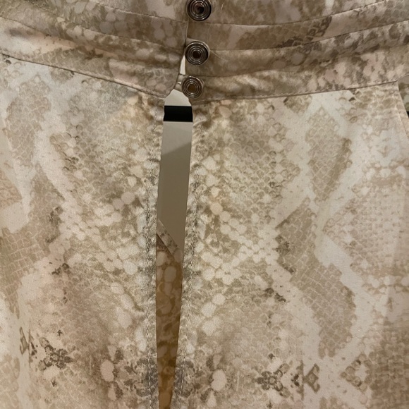 NWOT WHBM Python Top Size XS - Picture 3 of 5